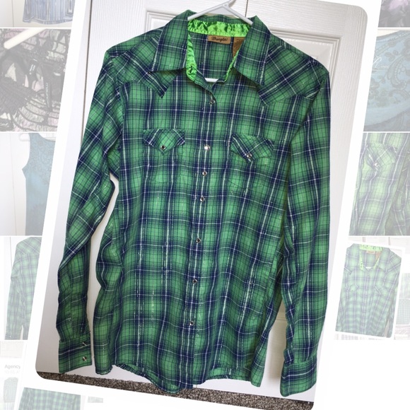 Wrangler Tops - Wrangler Plaid Long Sleeve Shirt Bling Snaps sz. L